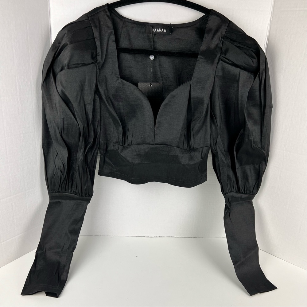 ASOS DESIGN NaaNaa sweetheart puff sleeve crop top in black. Size: 4 (US) NWT